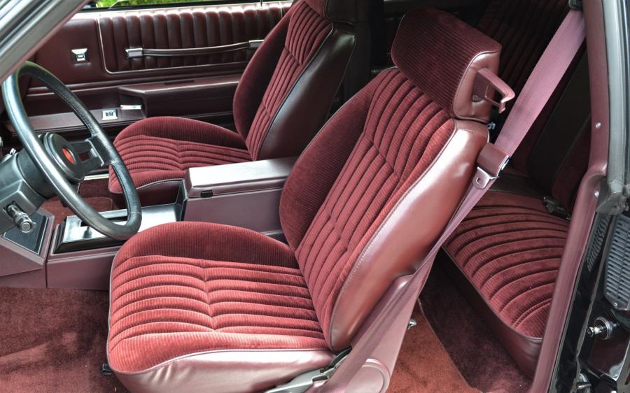 Интерьер Chevrolet Monte Carlo SS 1985 года  (фото 27 из 69)